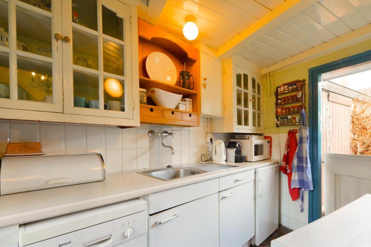 Rustic Retreat: Fireplace, Bbq, + Forest Access Burgh-Haamstede Eksteriør billede