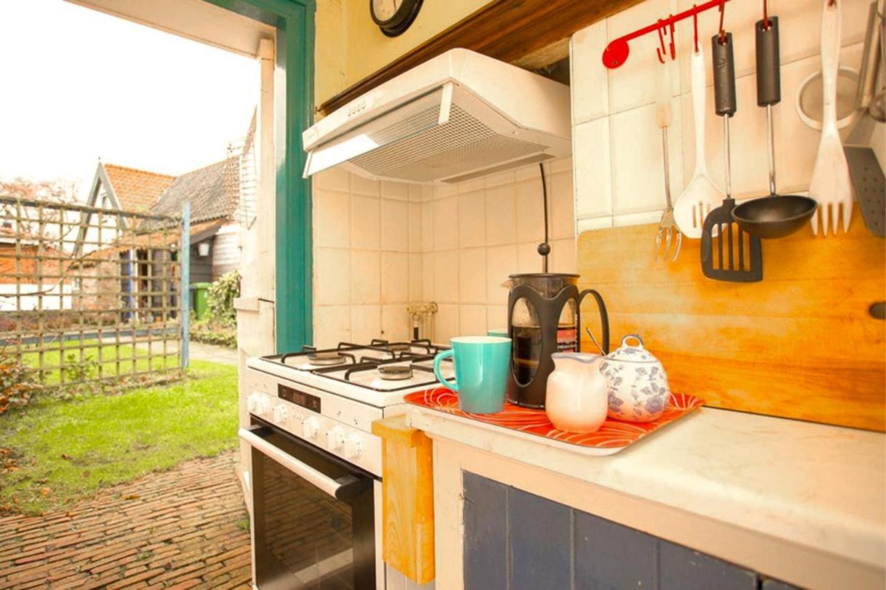 Rustic Retreat: Fireplace, Bbq, + Forest Access Burgh-Haamstede Eksteriør billede
