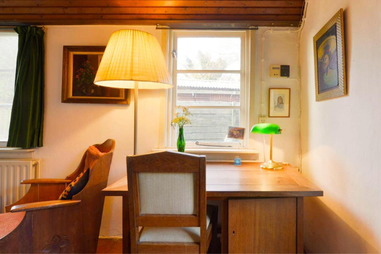 Rustic Retreat: Fireplace, Bbq, + Forest Access Burgh-Haamstede Eksteriør billede
