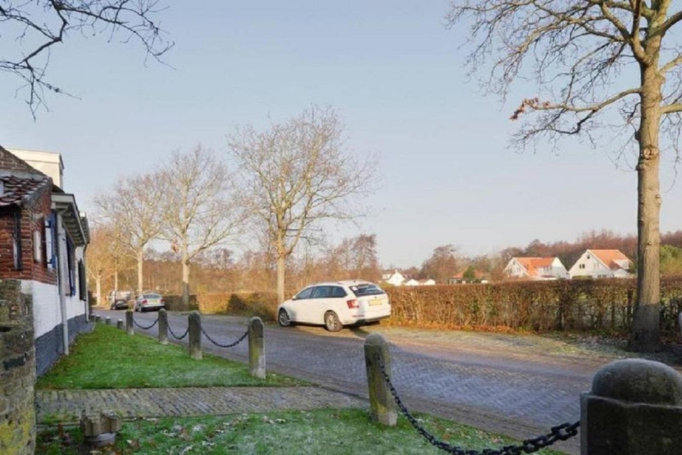 Rustic Retreat: Fireplace, Bbq, + Forest Access Burgh-Haamstede Eksteriør billede