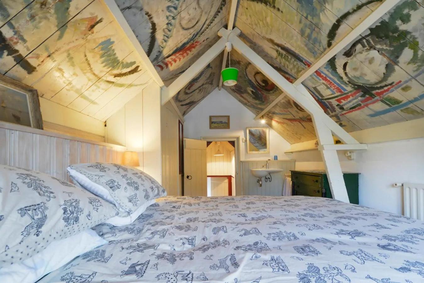 Rustic Retreat: Fireplace, Bbq, + Forest Access Burgh-Haamstede Eksteriør billede